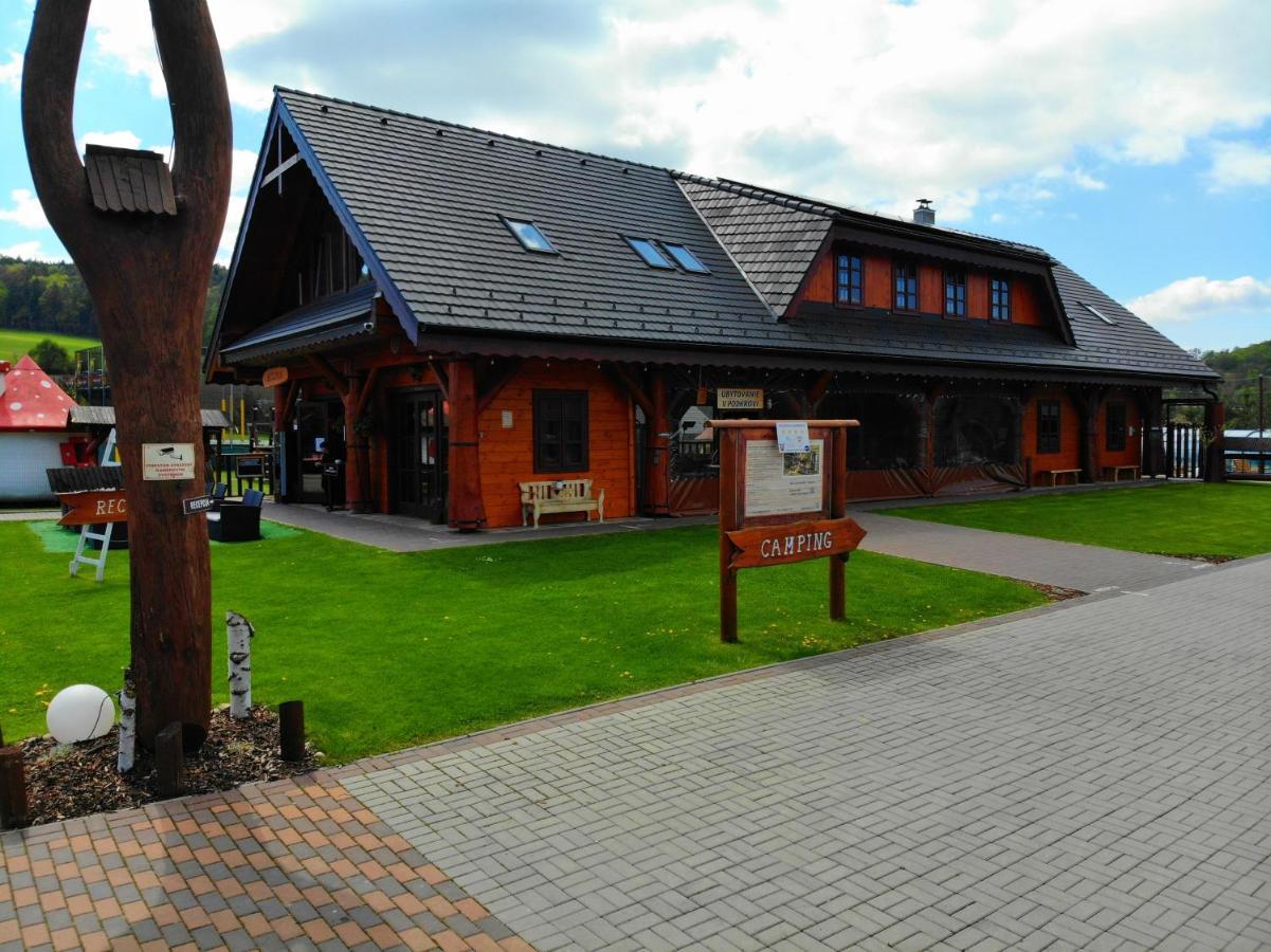 Hotel Camp Pacho Prievidza Exterior foto